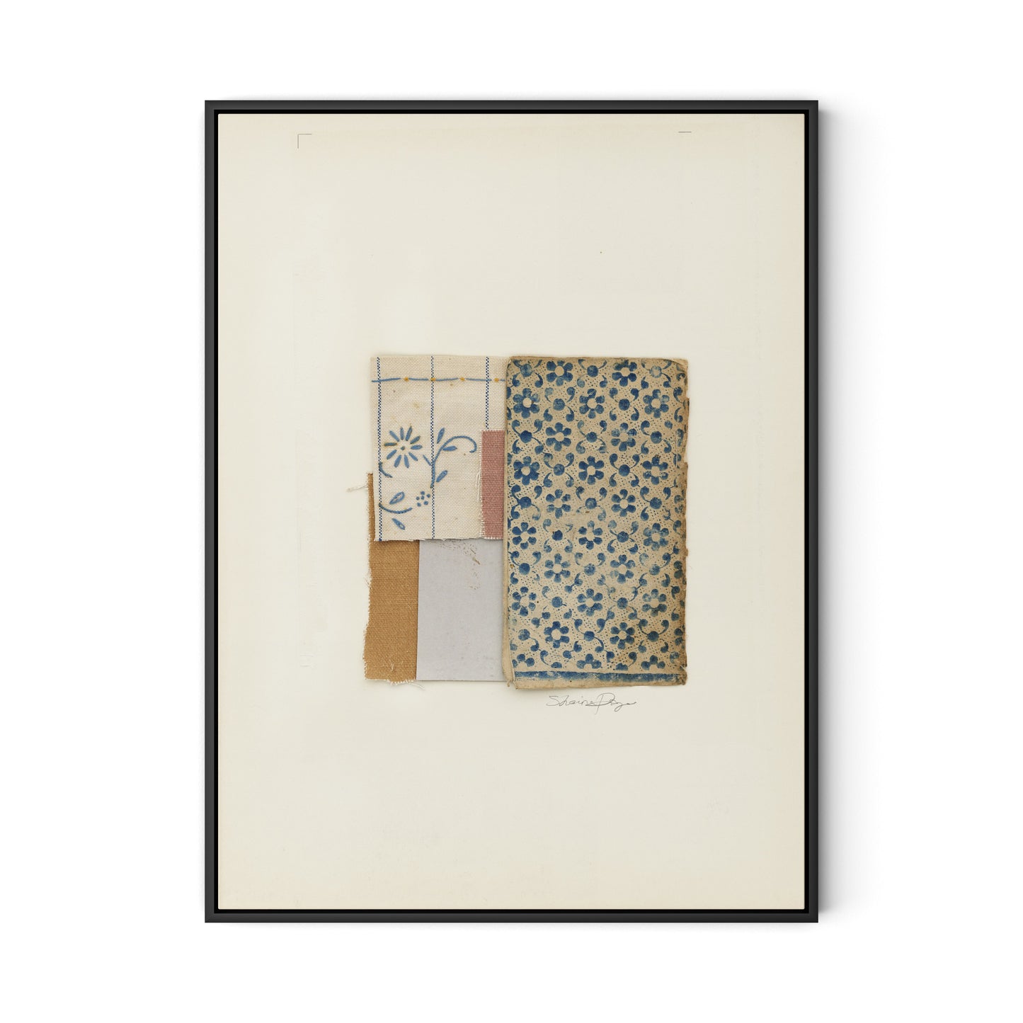 Marguerite Bleue Canvas Floater Framed / 24 x 32 in / Black