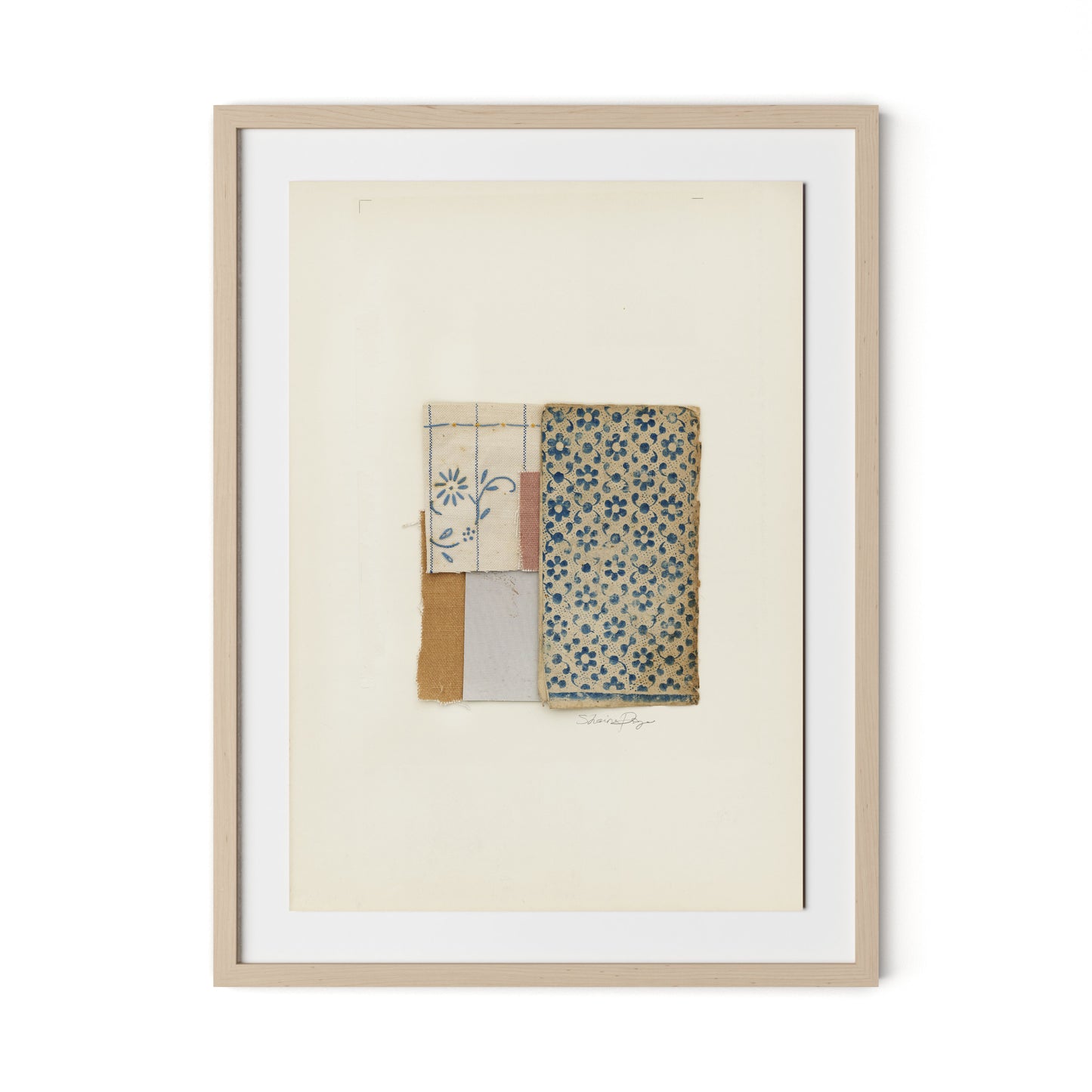 Marguerite Bleue Framed Paper / 24 x 32 in / Natural Maple