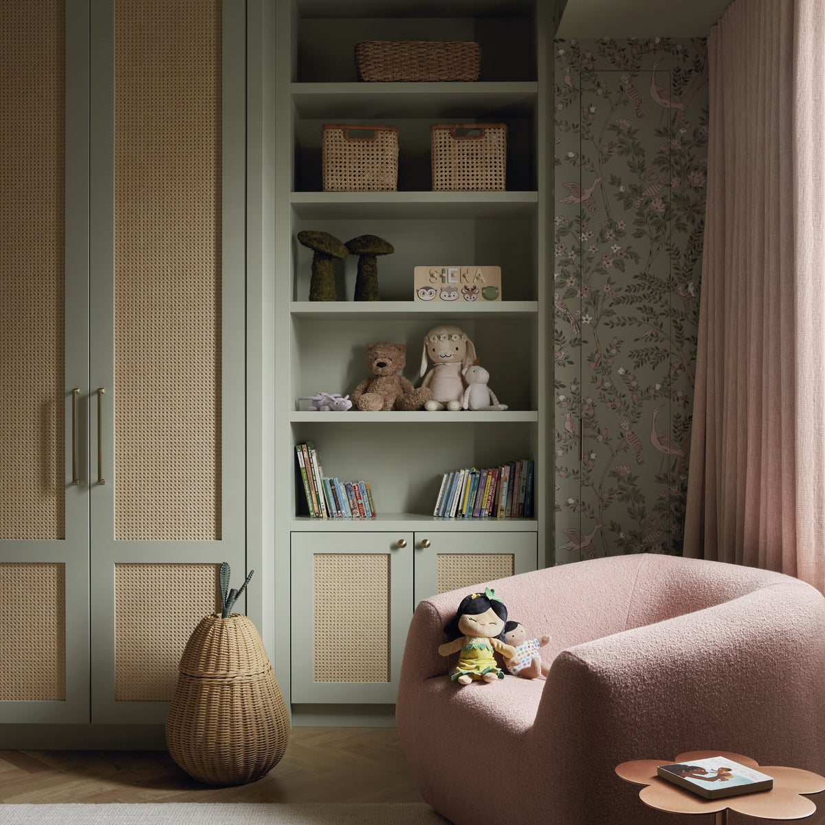 Paradis in Lichen Styled