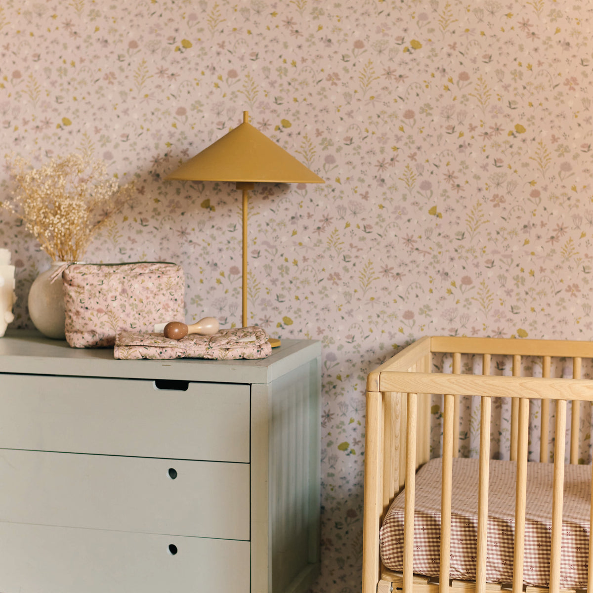 Windflower wallpaper in pink