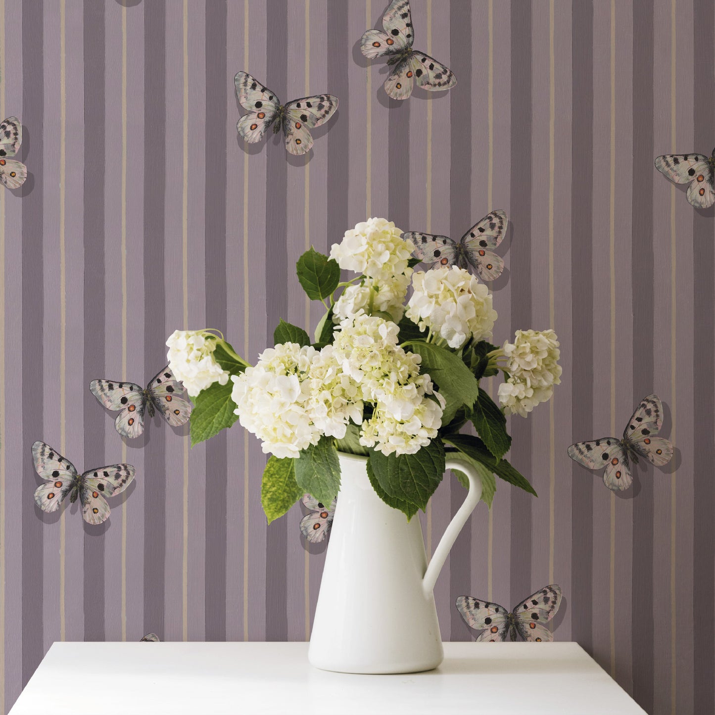 Image of Mountain Apollo in Purple Wallpaper